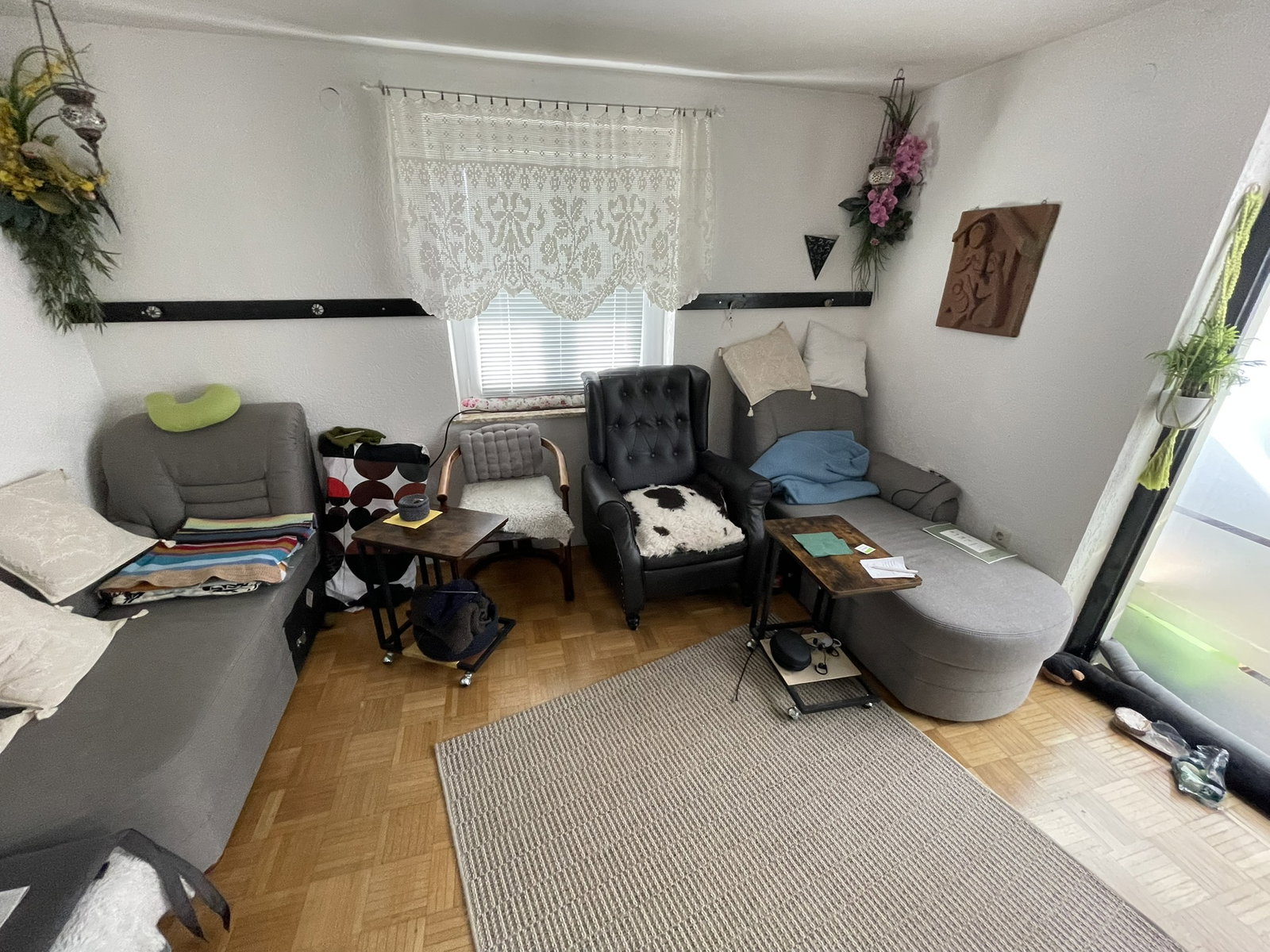 Vorher-Aufnahme aus dem Auftrag Haushaltsauflösung Wohnzimmer Frau Connerth in Neuberg