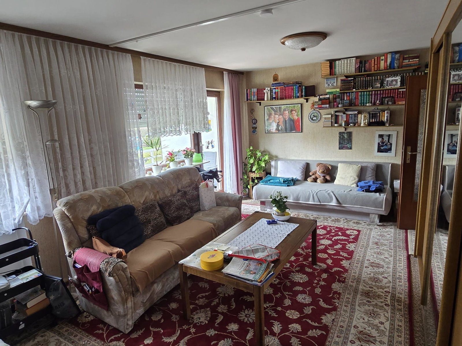 Vorher-Aufnahme aus dem Auftrag Haushaltsauflösung Wohnzimmer Frau Görig in Au