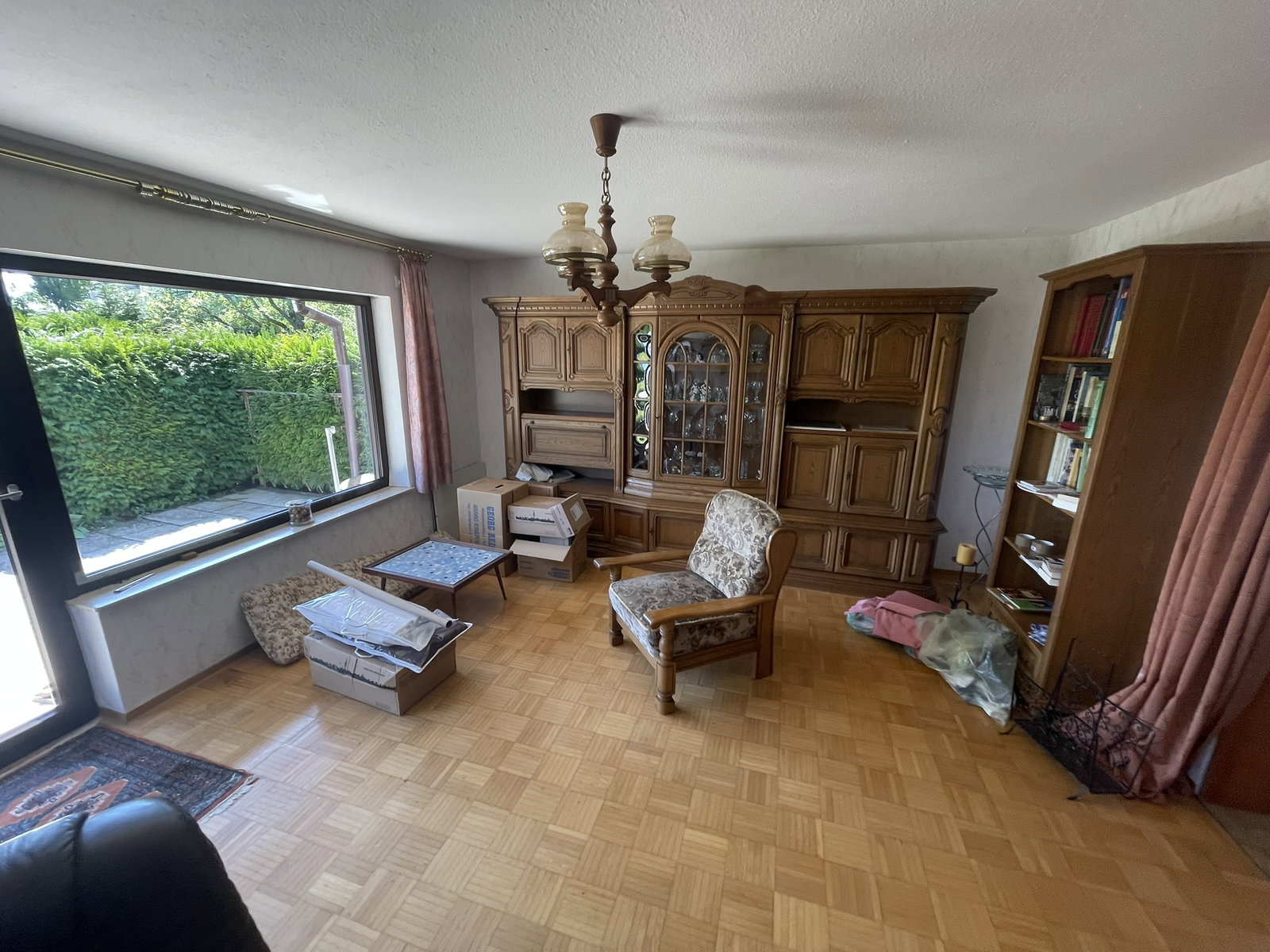 Vorher-Aufnahme aus dem Auftrag Haushaltsauflösung Wohnzimmer Frau Neth in Schwäbisch Gmünd